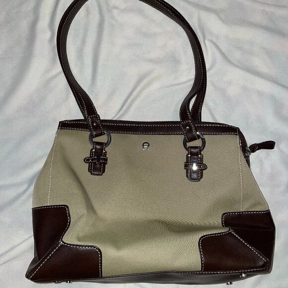Fashionable Etienne Aigner Purse - Picture 1 of 3